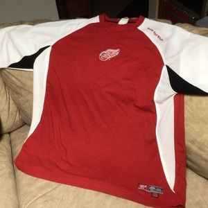 NHL DETROIT RED WINGS shirt
